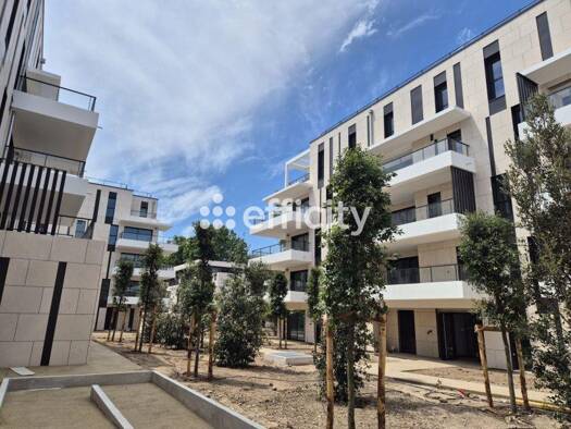 Local d'activités à vendre 1 525 000 € 398 m² d'espace de stockage Sainte Anne Marseille 8ème arrondissement 13008