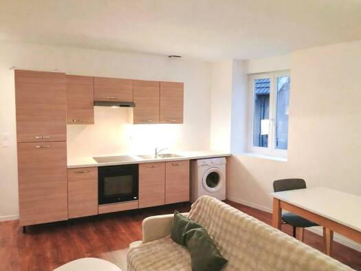 Appartement à louer 680 € 2 pièces 1 chambre 44 m² Étage 1/3 Les Avenières Veyrins-Thuellin 38630