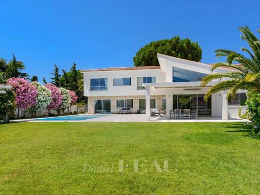 Villa à vendre 2 900 000 € 8 pièces 5 chambres 371 m² 1 438 m² de terrain Les Lecques-Banette-Bourrasque-Pradeaux Saint-Cyr-sur-Mer 83270