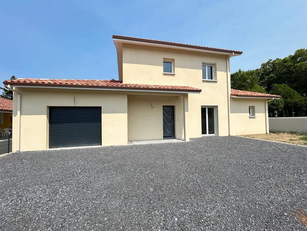 Maison 5 pièces 125 m² · à Aire-sur-l'Adour · 125 m² · 1 300 €