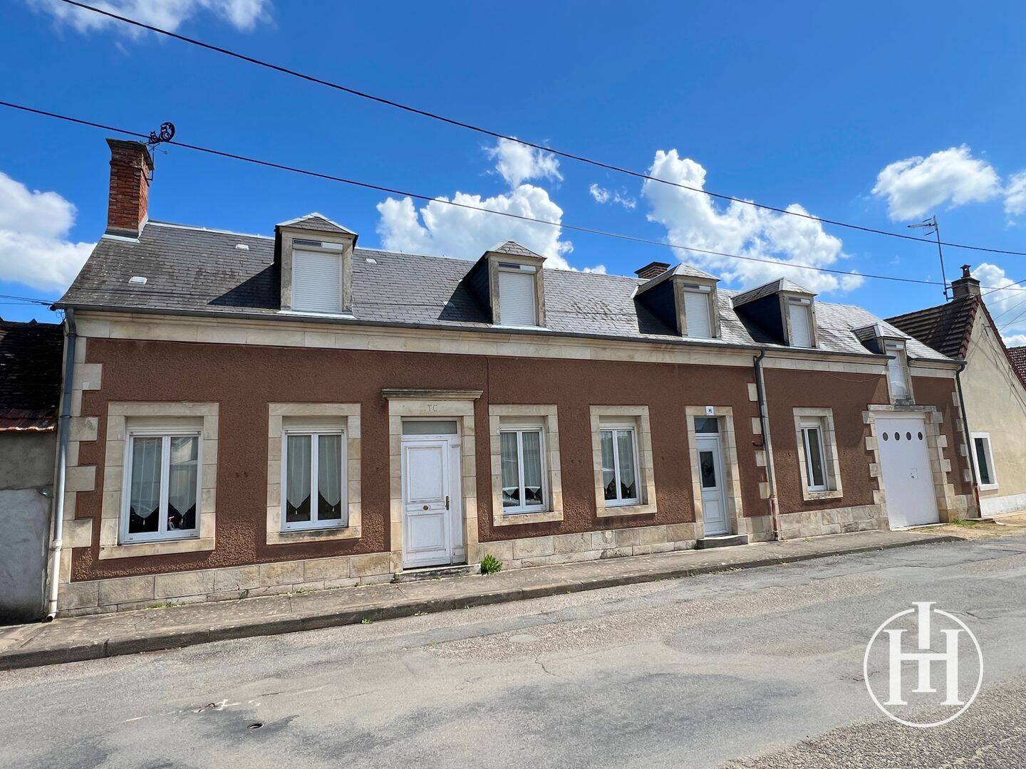 Maison 6 pièces 159 m² · à Saint-Amand-Montrond · 158,5 m² · 159 000 €