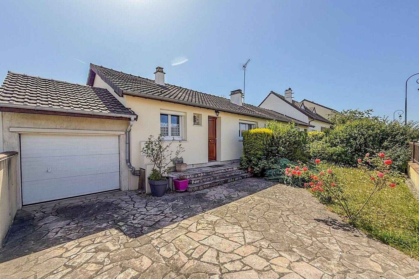 Maison 4 pièces 84 m² · à Les Clayes-sous-Bois · 84,5 m² · 325 000 €
