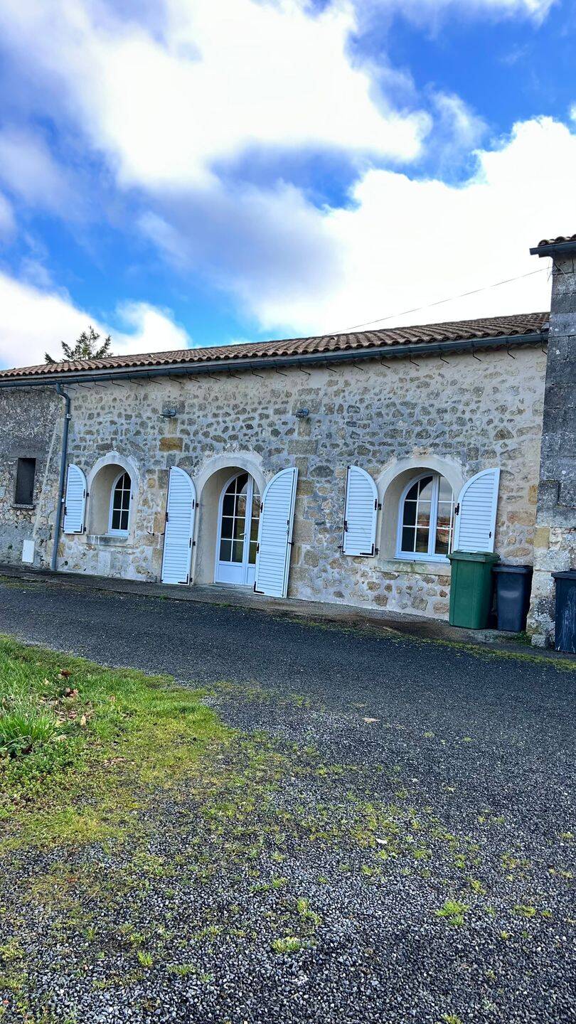 Maison 4 pièces 100 m² · à Saint-Louis-de-Montferrand · 100 m² · 810 €/mois