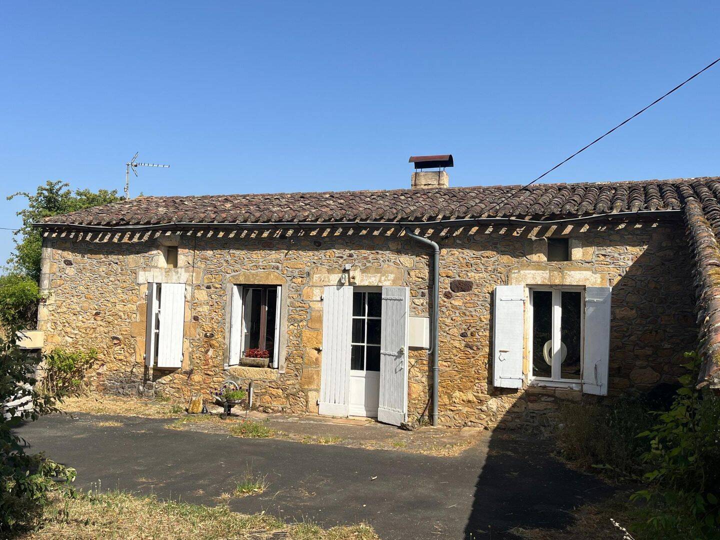 Ancienne fermette avec grange et déê,dance