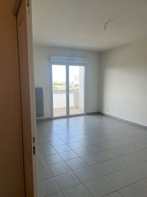 Appartement 3 pièces 80 m² · à Marseille 10ème Arrondissement · 80,3 m² · 1 006 €/mois