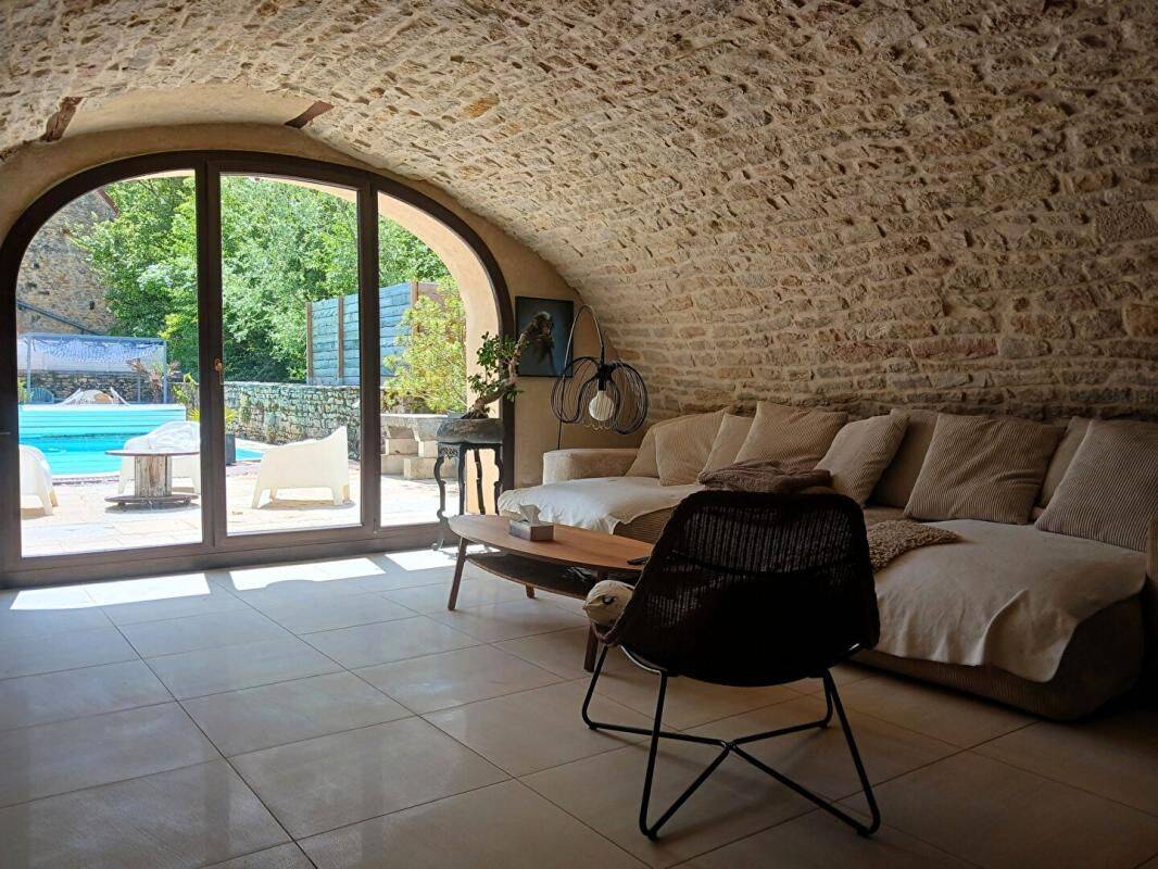 Maison 6 pièces 184 m² · à Macornay · 184 m² · 284 000 €