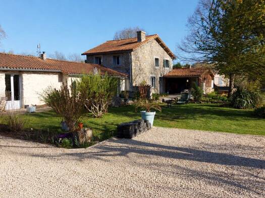 Maison à vendre 262 500 € 5 pièces 4 chambres 180 m² 5 500 m² de terrain Saint-Maurice-la-Clouère 86160