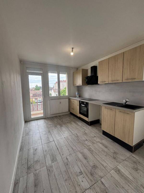 Appartement 3 pièces 64 m² · à Montceau-les-Mines · 64 m² · 696 €