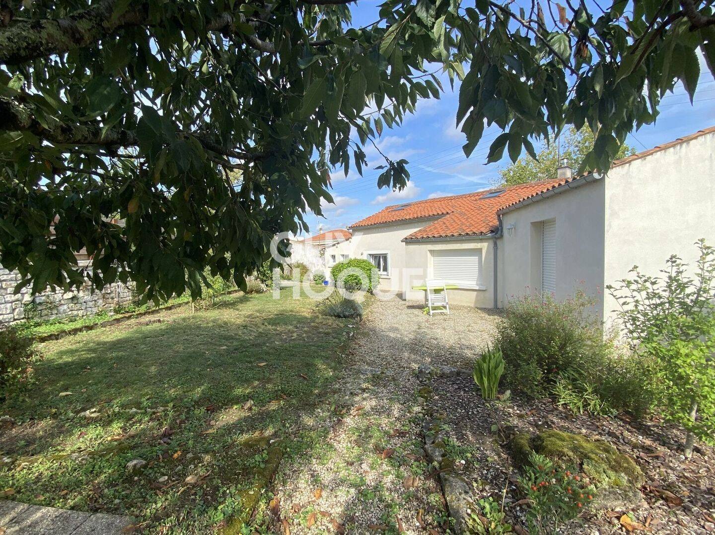 Maison 4 pièces 91 m² · à Fontenay-le-Comte · 90,5 m² · 850 €