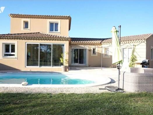 Maison à vendre 630 000 € 7 pièces 4 chambres 155 m² 644 m² de terrain Paradou 13520