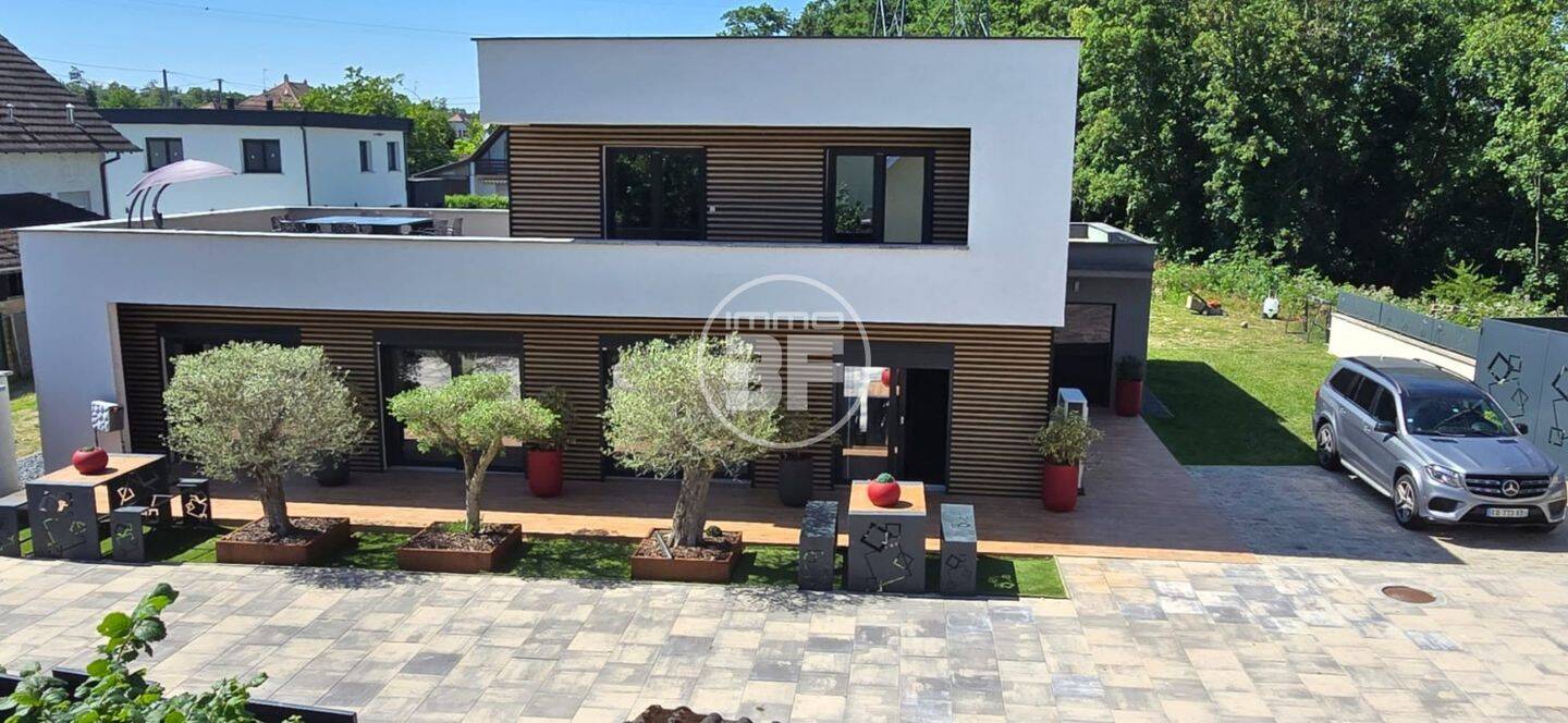 Maison 8 pièces 238 m² · à Kembs · 238 m² · 799 000 €