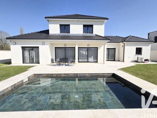 Maison à vendre 461 999 € 6 pièces 5 chambres 198 m² 1 174 m² de terrain Rural Saint-Doulchard 18230