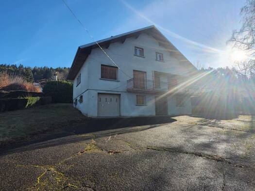 Maison à vendre 200 000 € 5 pièces 3 chambres 103 m² 1 070 m² de terrain Saint-Martin-du-Frêne 01430