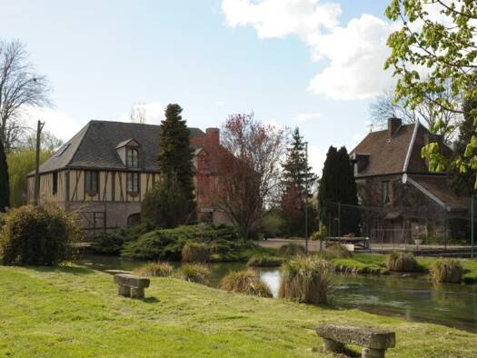 Propriété à vendre 850 000 € 14 pièces 8 chambres 500 m² 67 033 m² de terrain Estissac 10190