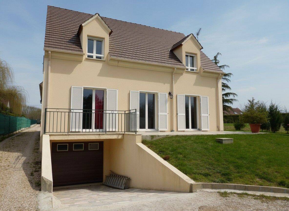 Maison 5 pièces 134 m² · à Garancières · 133,5 m² · 1 700 €