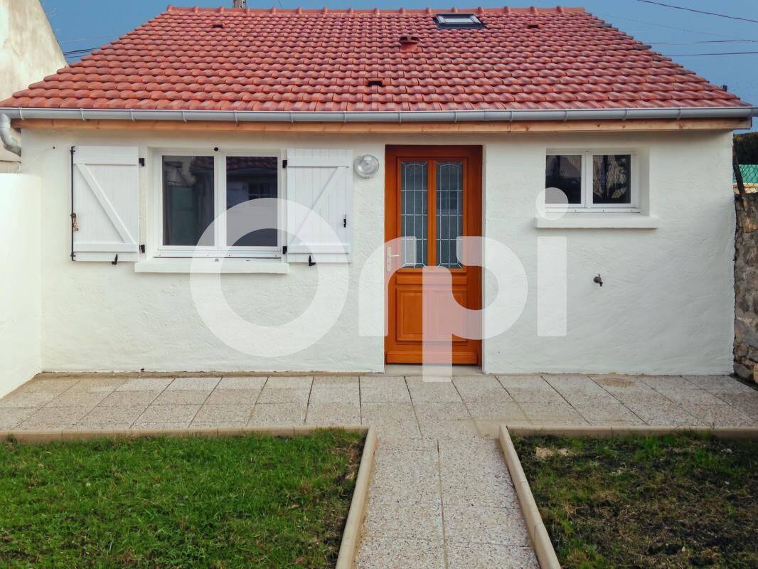 Maison 2 pièces 33 m² · à Péroy-les-Gombries · 33,4 m² · 714 €