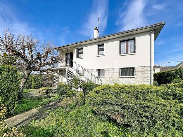 Maison à vendre 162 200 € 4 pièces 3 chambres 105 m² 587 m² de terrain Caserne Brive-la-Gaillarde 19100