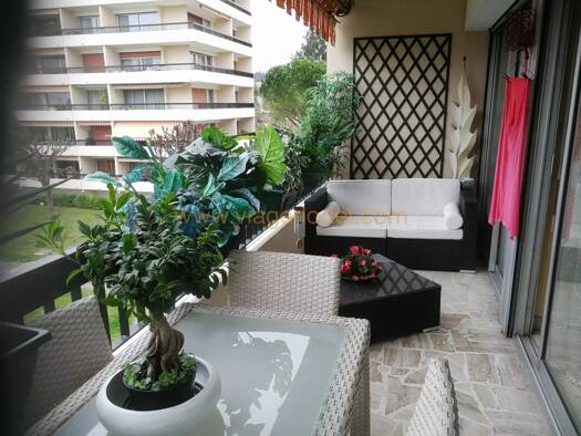 Appartement en viager occupé Bouquet 76 500 € 3 pièces 2 chambres 74,2 m² Étage 2/6 Bouches du Loup Villeneuve-Loubet 06270