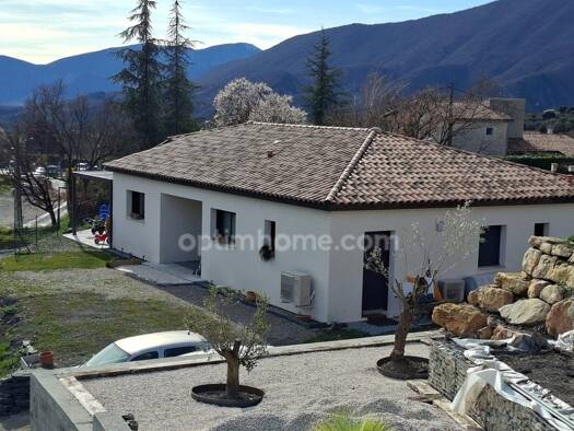 Maison à vendre - Première occupation 379 000 € 5 pièces 4 chambres 134 m² 867 m² de terrain Le Brusquet 04420