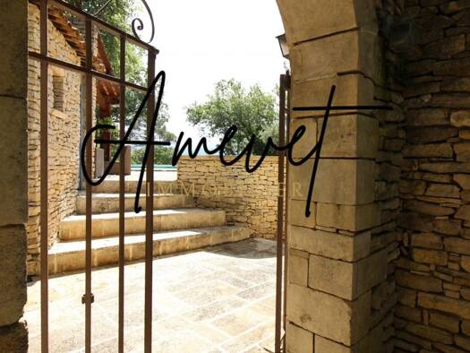 Maison à vendre 1 530 000 € 7 pièces 4 chambres 145 m² 8 817 m² de terrain Goult 84220