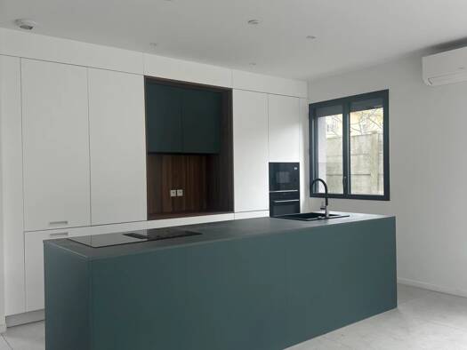 Maison à louer - Première occupation 2 000 € 4 pièces 3 chambres 139,9 m² Bègles 33130