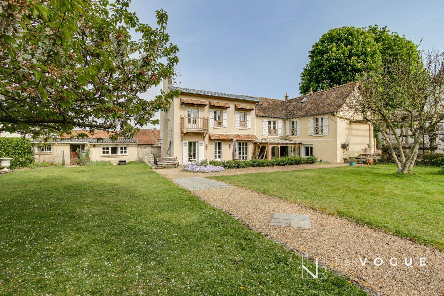 Maison 7 pièces 222 m² · à Montfort-l'Amaury · 222 m² · 1 045 000 €