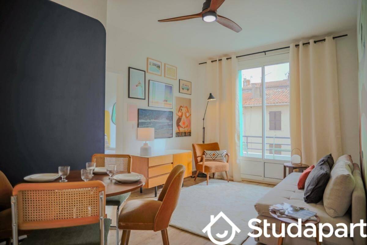 1 pièce 9 m² · à Toulon · 9 m² · 400 €