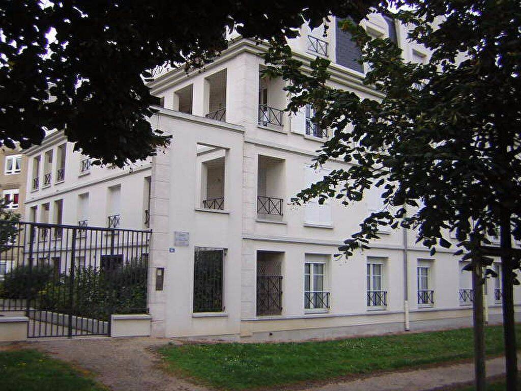 Appartement 4 pièces 107 m² · à Compiègne · 106,6 m² · 1 260 €/mois