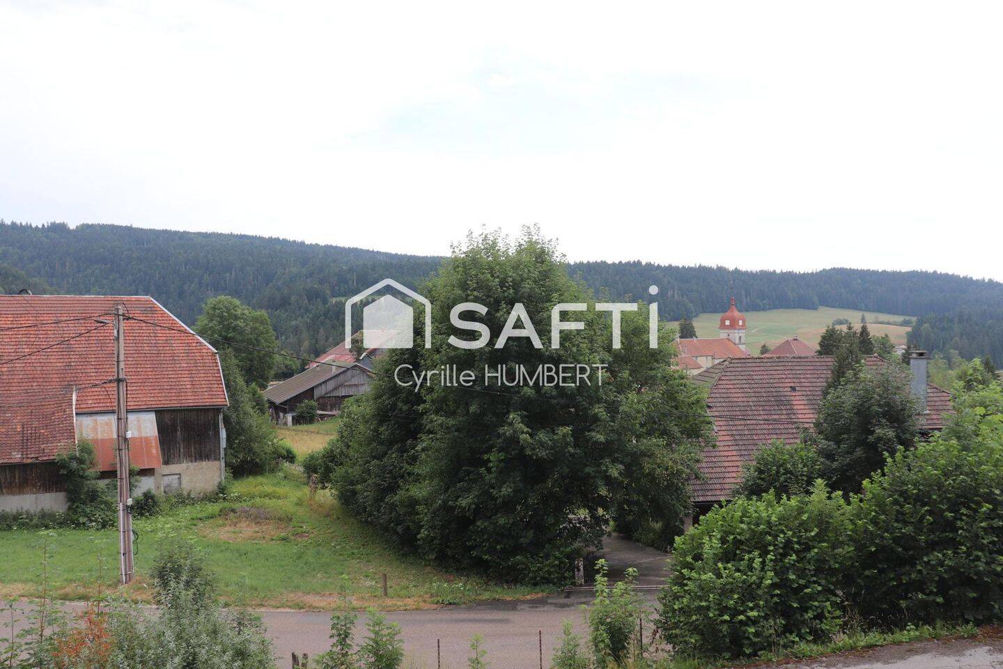 Maison 8 pièces 158 m² · à Les Combes · 158 m² · 315 000 €