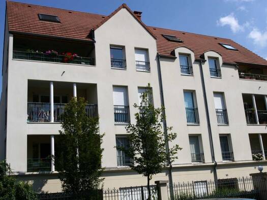 Appartement à louer 1 512 € 3 pièces 2 chambres 69 m² Étage 1/4 Centre Clamart 92140