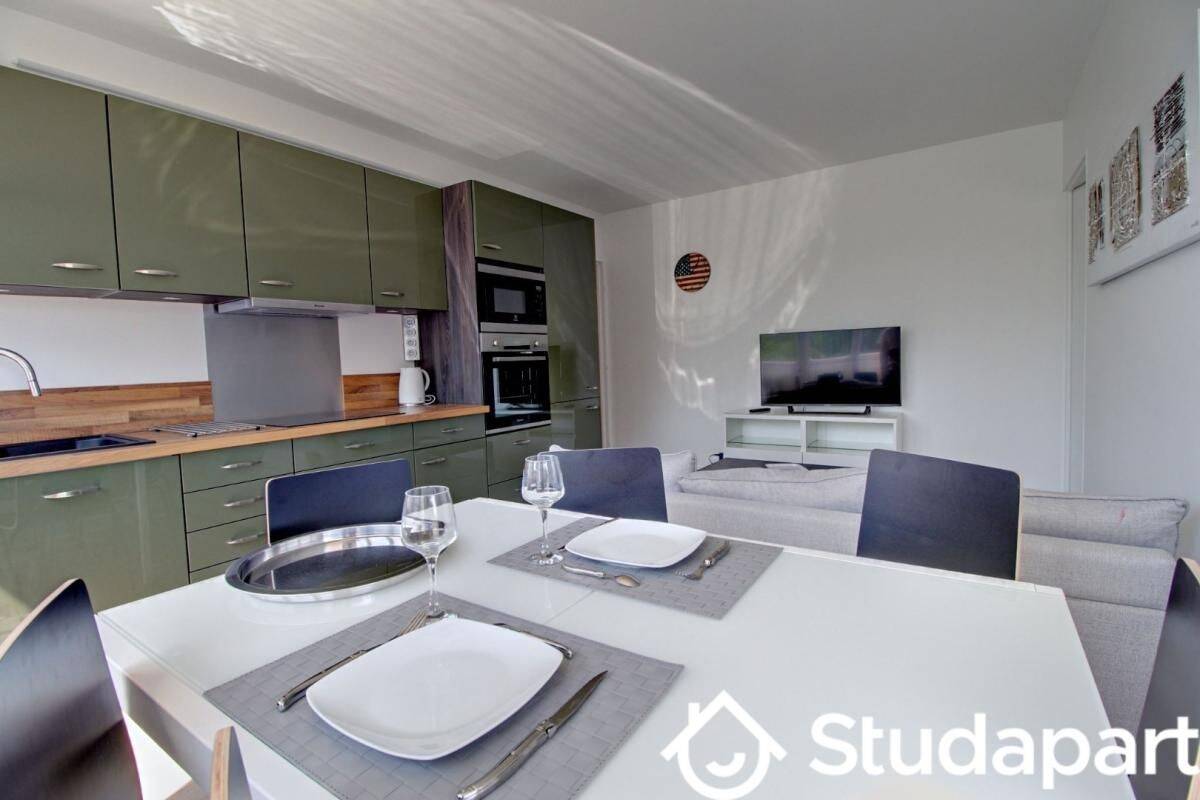 1 pièce 11 m² · à Cergy · 11 m² · 643 €