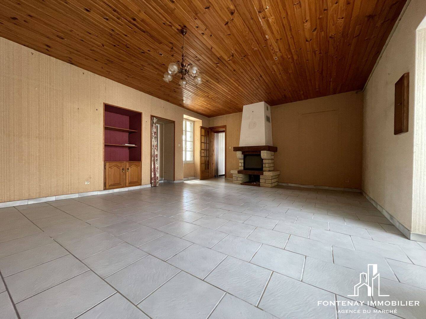 Maison 3 pièces 76 m² · à Fontenay-le-Comte · 75,7 m² · 92 250 €