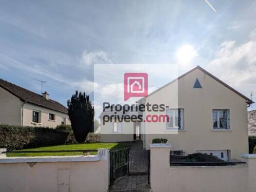 Maison de plain-pied à vendre 166 384 € 5 pièces 4 chambres 126 m² 540 m² de terrain Cossé-le-Vivien 53230