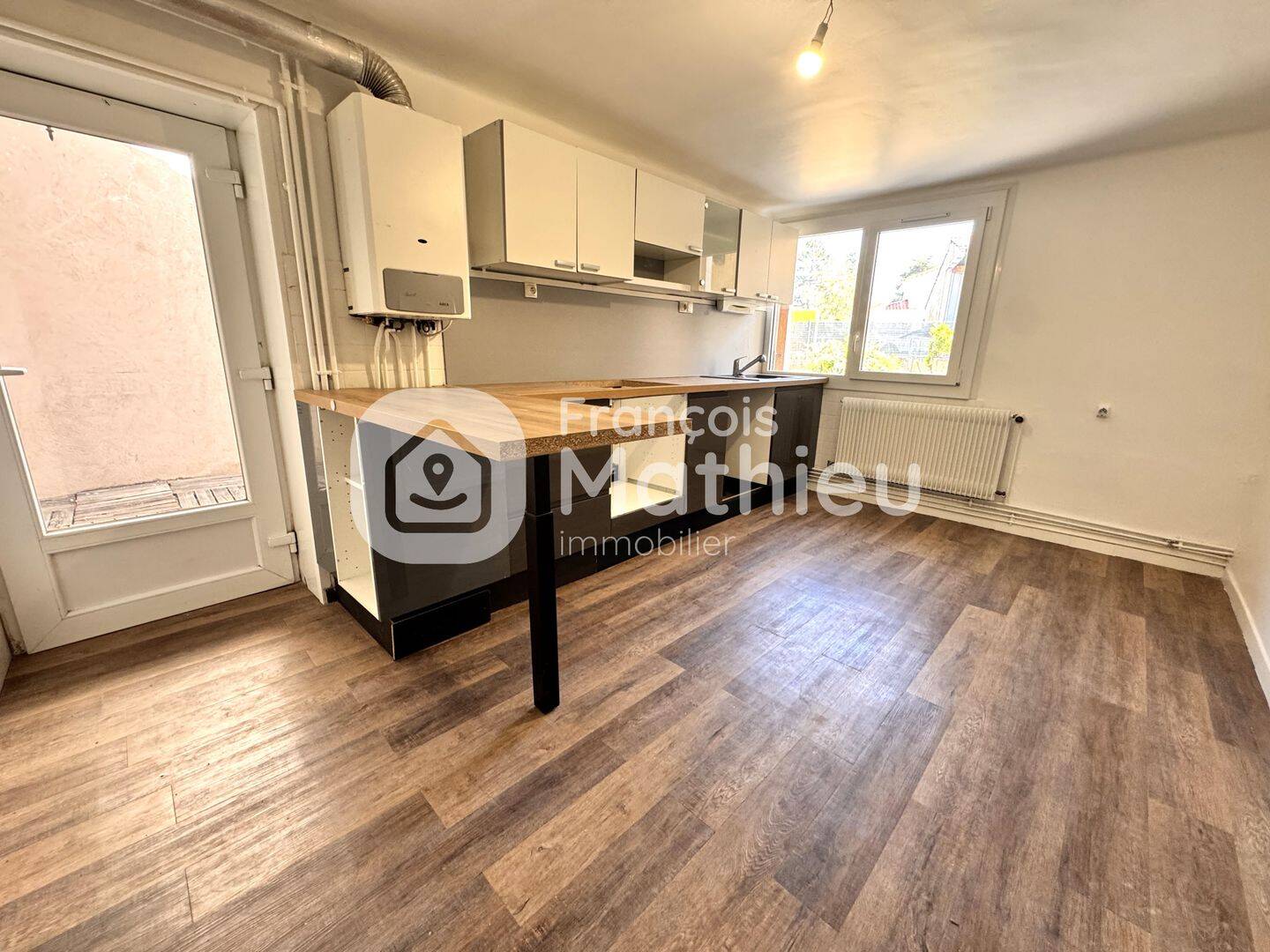 Maison 4 pièces 80 m² · à Saint-André-de-Corcy · 80 m² · 965 €/mois