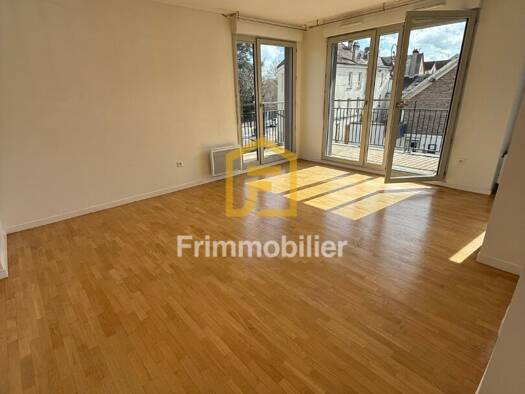 Appartement à vendre 325 000 € 3 pièces 2 chambres 59 m² Étage 1/3 Le Port-Marly 78560