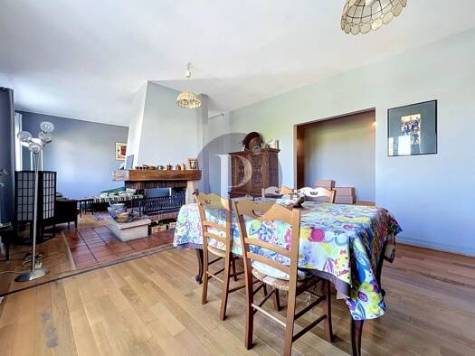 Appartement à vendre 473 000 € 4 pièces 2 chambres 111,3 m² Étage 1/2 Guipons Villejuif 94800