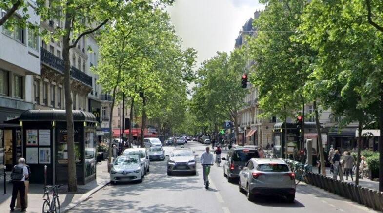 Local commercial avec bail commercial 2 583 € 40 m² de surface de vente Paris 16ème 75016