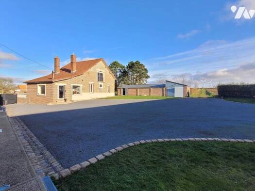 Maison à vendre 660 000 € 16 pièces 3 chambres 5 980 m² de terrain Arras 62000