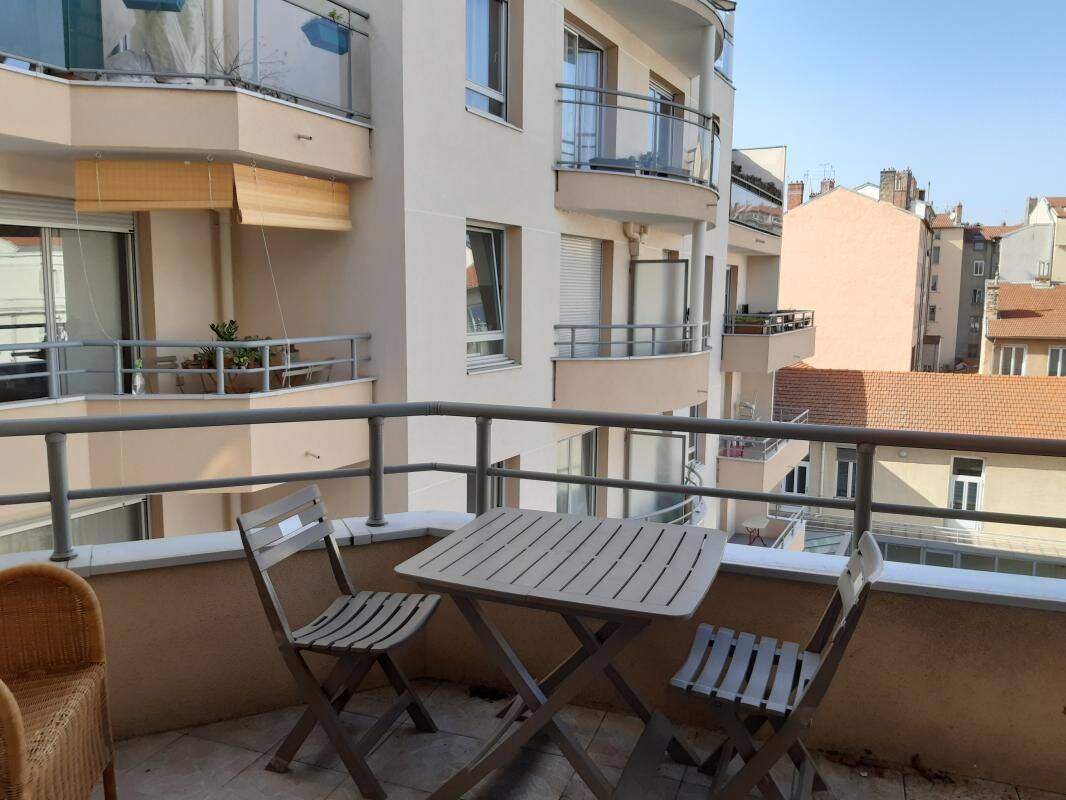 Appartement 3 pièces 72 m² · à Lyon 7ème Arrondissement · 72 m² · 1 130 €/mois