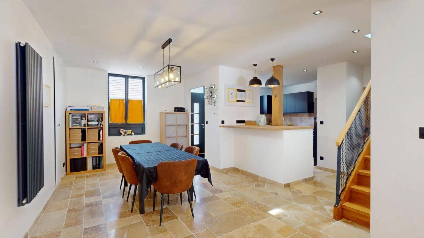 Maison 5 pièces 120 m² · à Longnes · 120 m² · 310 000 €
