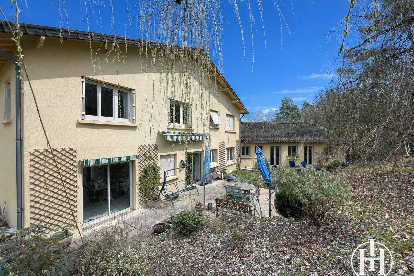 Maison 18 pièces 522 m² · à Saint-Amand-Montrond · 522 m² · 280 000 €