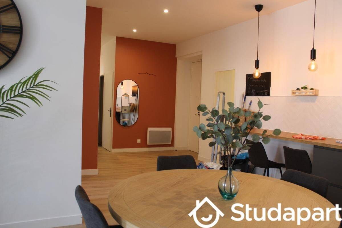 1 pièce 13 m² · à Marseille 1er Arrondissement · 13 m² · 640 €/mois