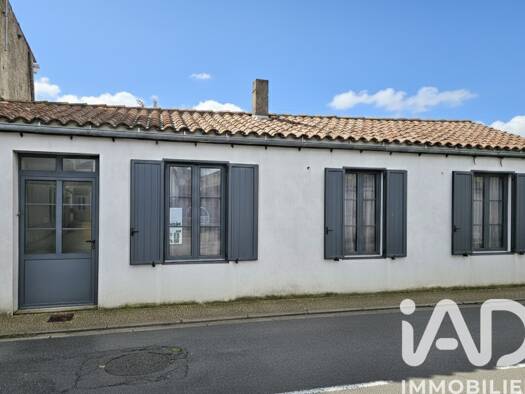 Maison de ville à vendre 212 000 € 2 pièces 1 chambre 52 m² 434 m² de terrain Saint-Georges-d'Oléron 17190