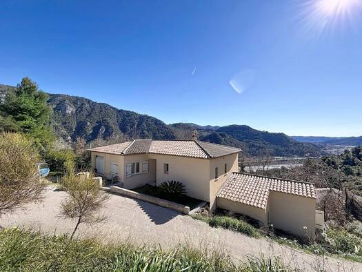 Maison à vendre 690 000 € 5 pièces 4 chambres 178 m² 7 160 m² de terrain Gilette 06830