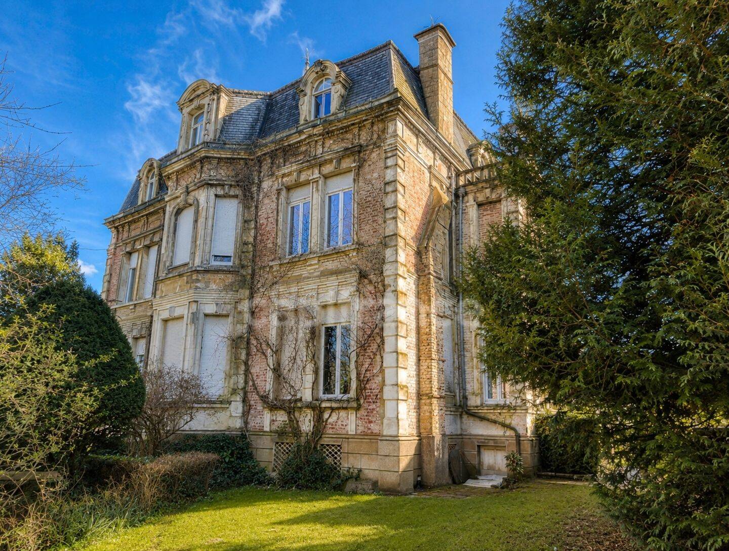 Maison 8 pièces 291 m² · à Lumbres · 291 m² · 281 000 €