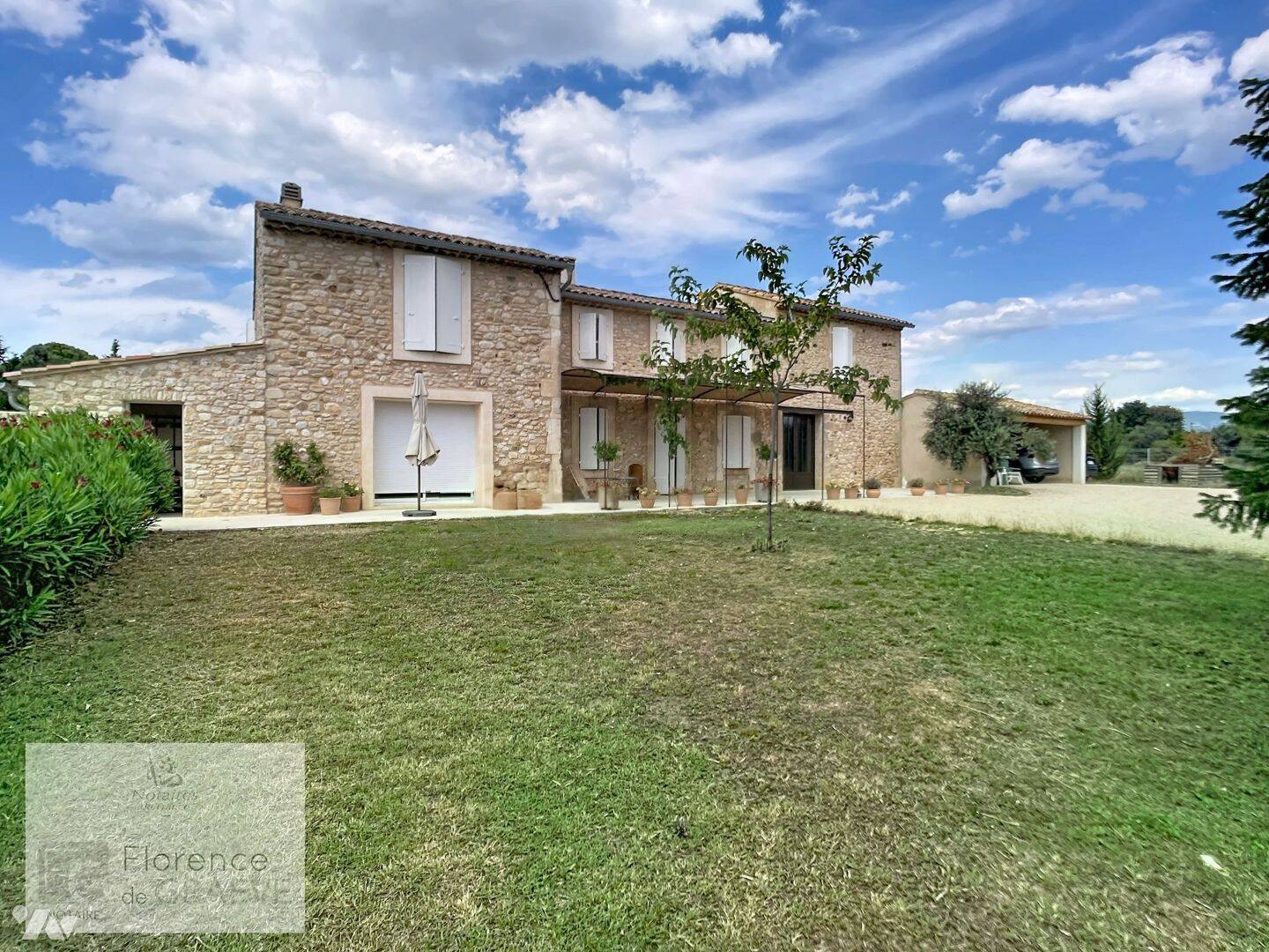 Maison 7 pièces 300 m² · à Apt · 300 m² · 890 000 €
