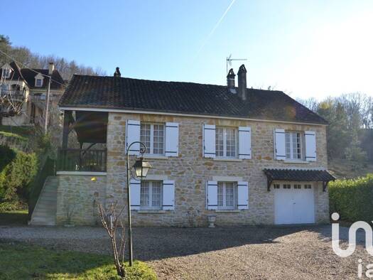 Maison à vendre 149 990 € 8 pièces 5 chambres 135 m² 921 m² de terrain Castels 24220