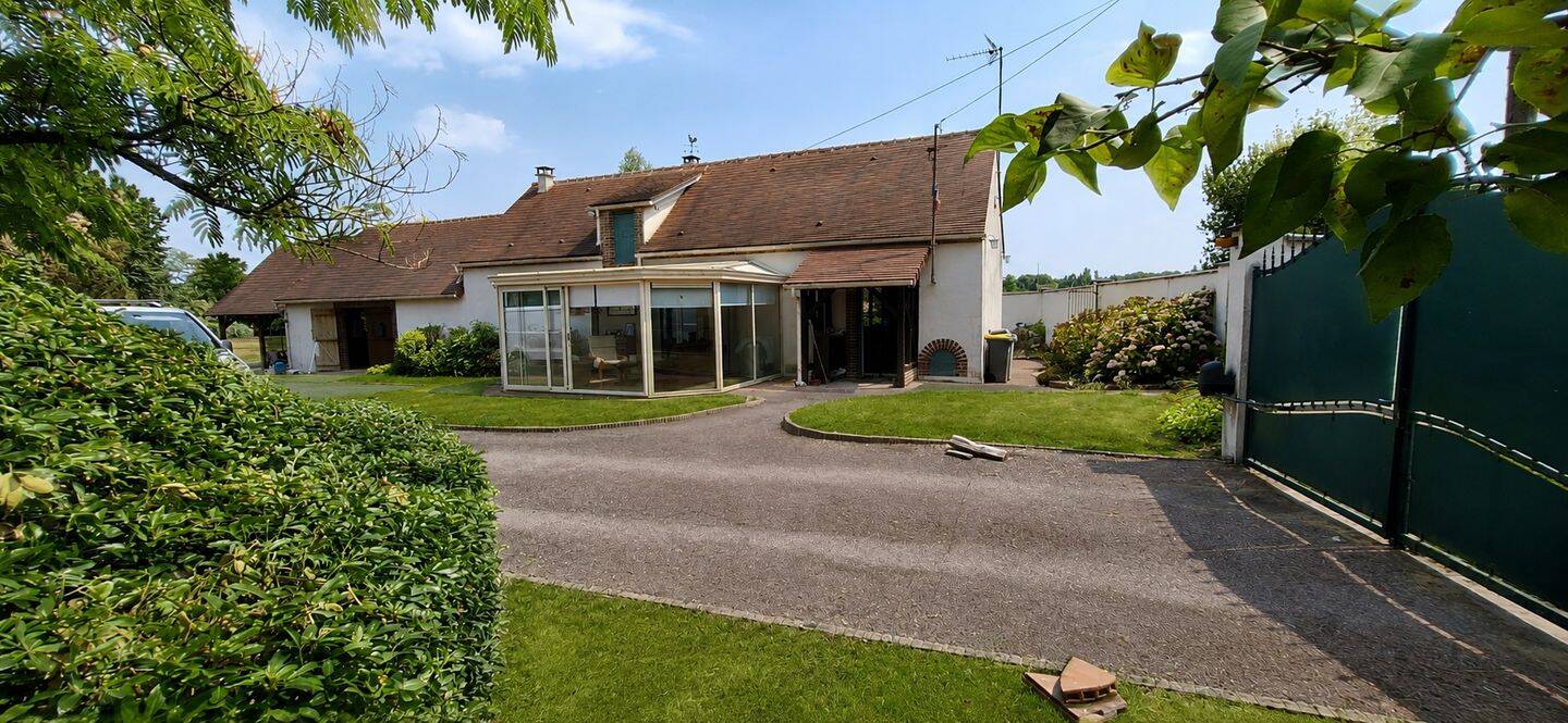 Maison 4 pièces 99 m² · à Égriselles-le-Bocage · 99 m² · 225 000 €