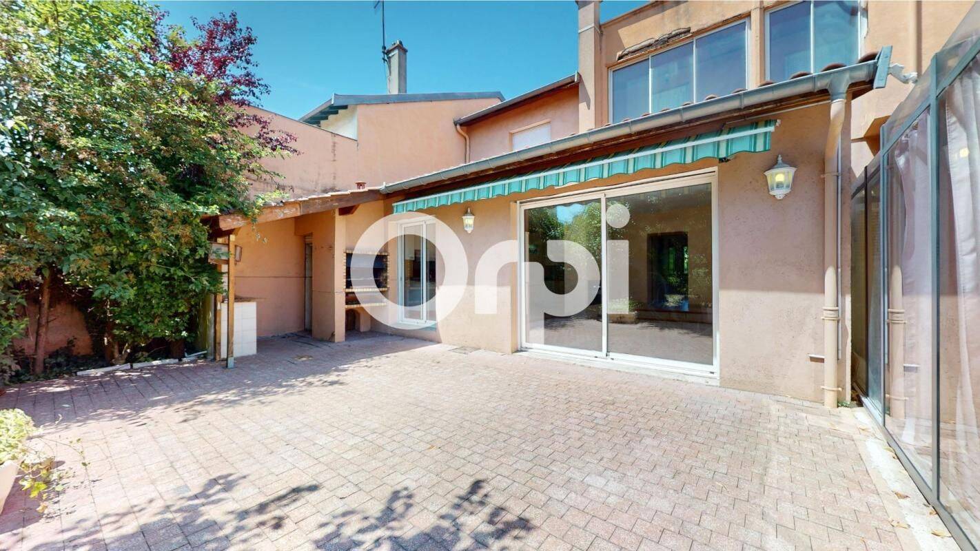 Maison 5 pièces 148 m² · à Bron · 148 m² · 370 000 €
