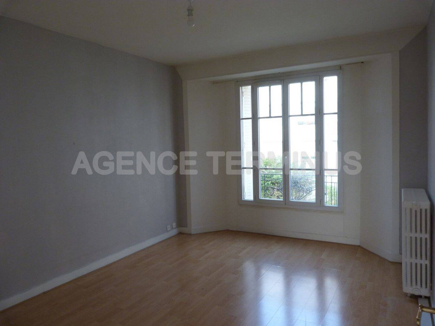Appartement 2 pièces 40 m² · à Enghien-les-Bains · 40,2 m² · 886 €